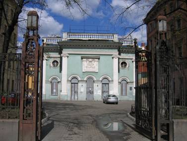 Церковь святой Анны на Кирочной улице, 8, кинотеатр Спартак